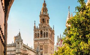 You are currently viewing Seville’s La Giralda Inspires American Buildings