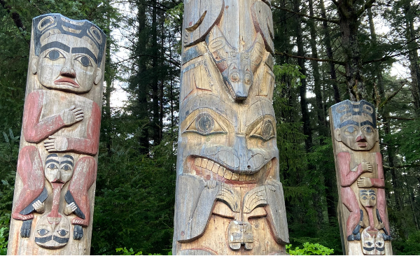 Read more about the article Globetrotting – Hikes, Eagles, Salmon and Totem Poles