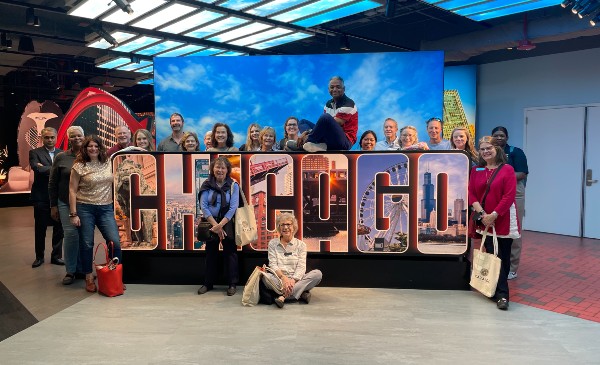 Read more about the article Willis Tower Welcomes CAC Docents and Volunteers